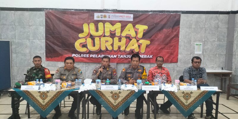 Jumat Curhat Polres Pelabuhan Tanjung Perak Dengar Aspirasi Warga