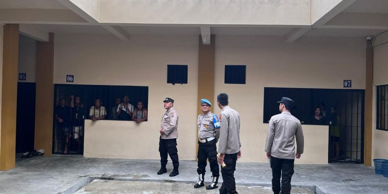 Sattahti dan Piket Fungsi Polresta Palangka Raya Periksa para Tahanan