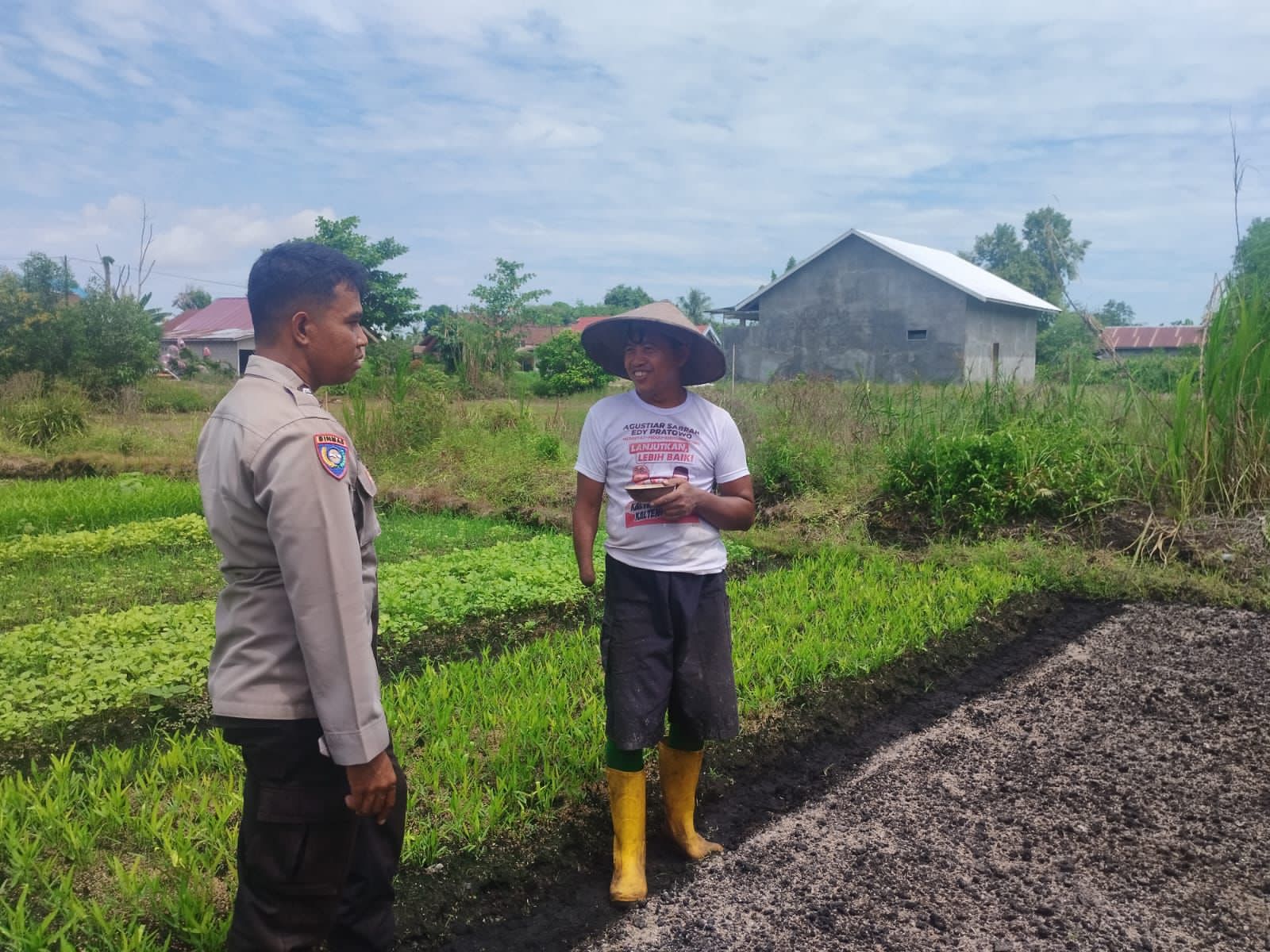 Datangi Petani Lombok, Polsek Sabangau Ajak Dukung Program Ketahanan Pangan