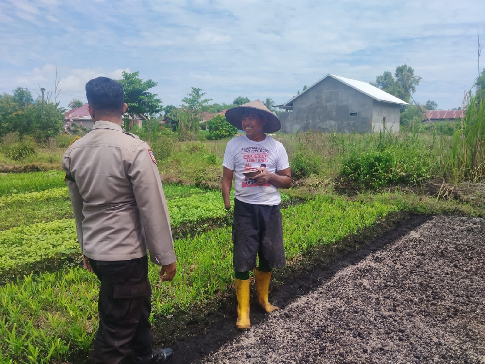 Datangi Petani Lombok, Polsek Sabangau Ajak Dukung Program Ketahanan Pangan