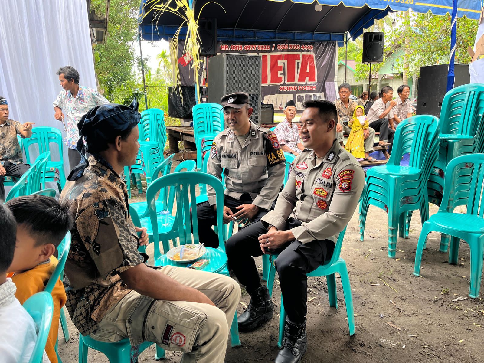 Pupuk Kemitraan, Polsek Bukit Batu Hadiri Resepsi Pernikahan Warga di Habaring Hurung
