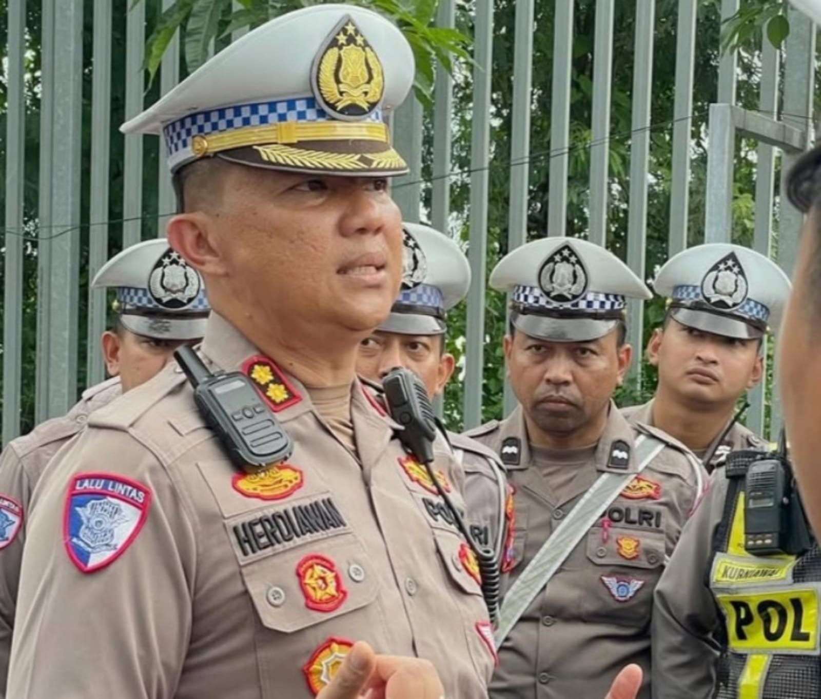 Kasatlantas Polrestabes Surabaya Lakukan Tilang, 10 Potensi Pelanggar Laka Lantas.