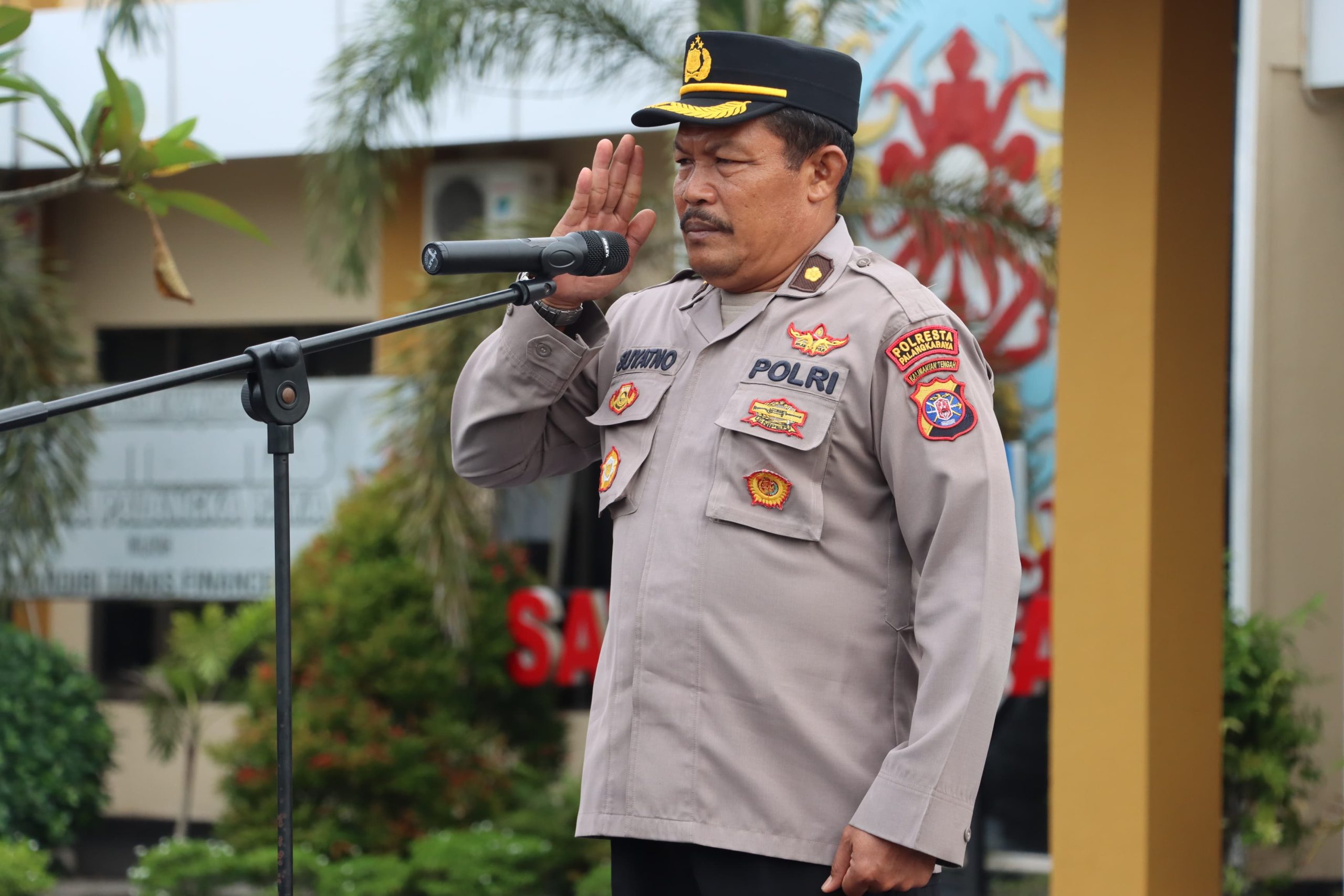 Pimpin Apel Pagi, Kabag SDM Polresta Palangka Raya Ingatkan Pedomani Undang-Undang Polri