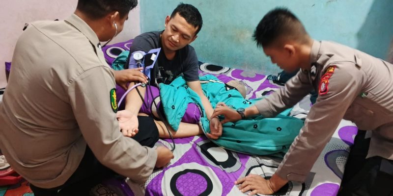 Seksi Dokkes Polresta Palangka Raya Home Visit ke Rumah Personel yang Sakit