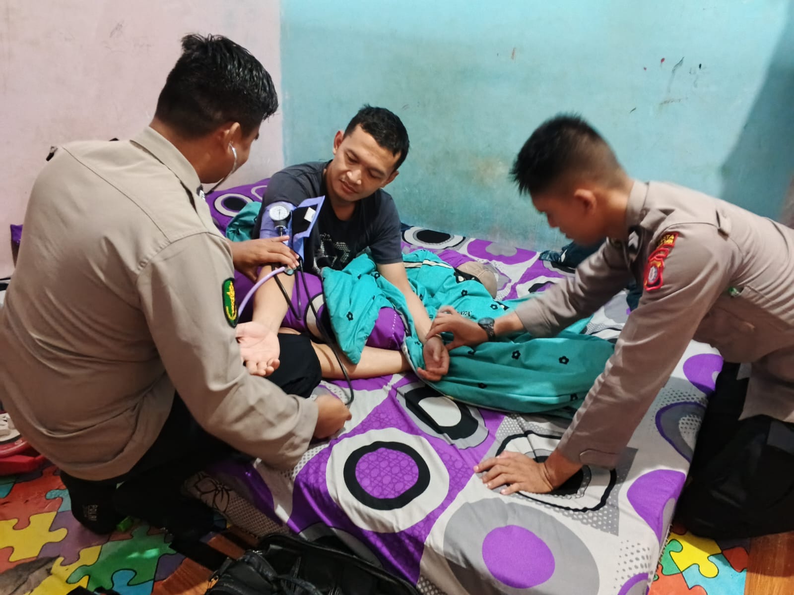 Seksi Dokkes Polresta Palangka Raya Home Visit ke Rumah Personel yang Sakit
