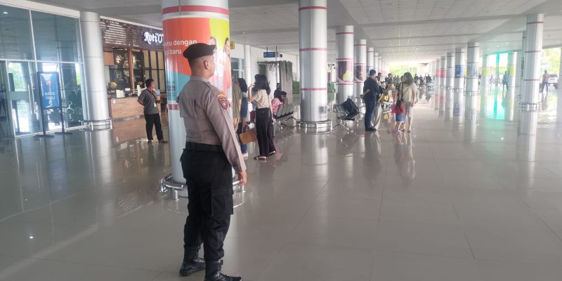 Jaga Keamanan, Satpamobvit Polresta Palangka Raya Siagakan Personel di Bandara Tjilik Riwut