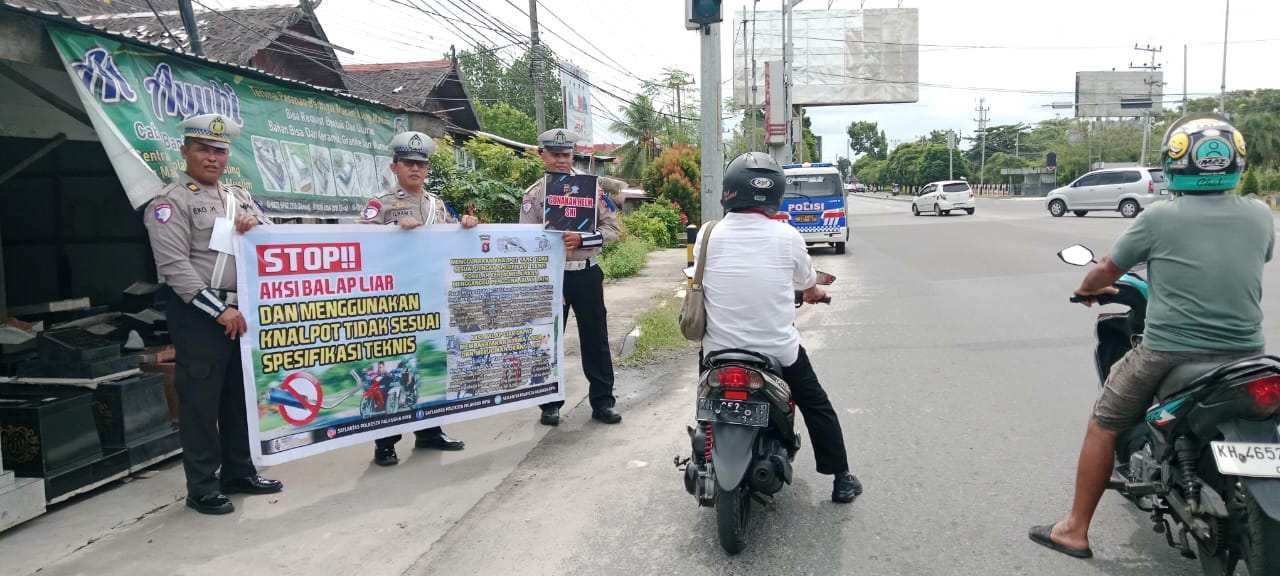Dalam Patroli, Polsek Bukit Batu Kedepankan Sikap Humanis