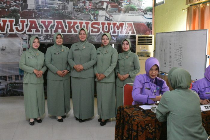 Deteksi Dini Kanker Payudara, Persit KCK Koorcab Rem 071 Gelar Pemeriksaan USG Mamae