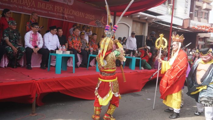 Refleksikan Kebhinekaan Masyarakat, Kota Pekalongan Gelar Kirab Ritual dan Budaya Imlek 2025