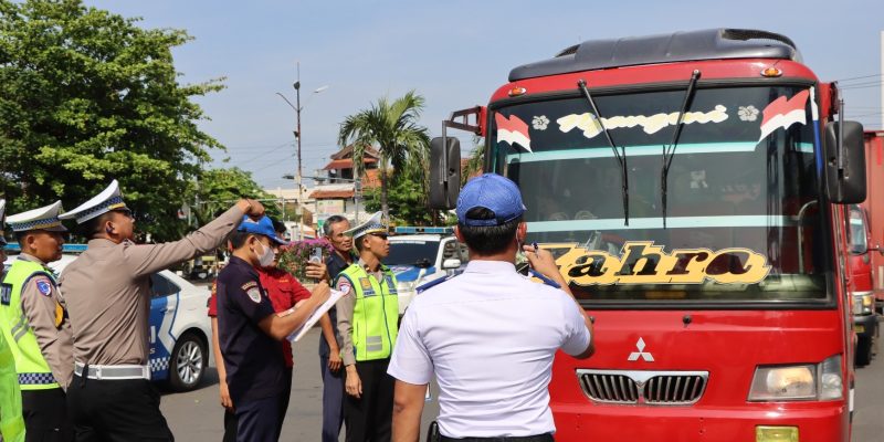 Satlantas Polres Kendal Gelar Ramp Check Serentak Untuk Pastikan Keselamatan Bus Umum