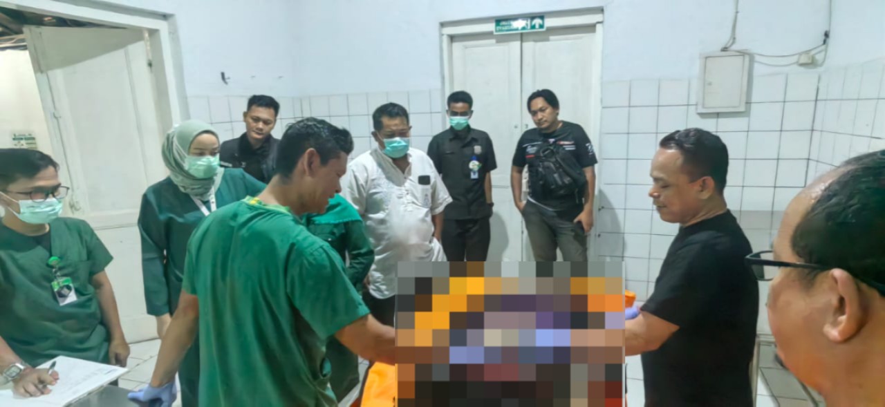 Polres Purwakarta Evakuasi Mayat Tanpa Identitas Di Interchange Tol Cipularang