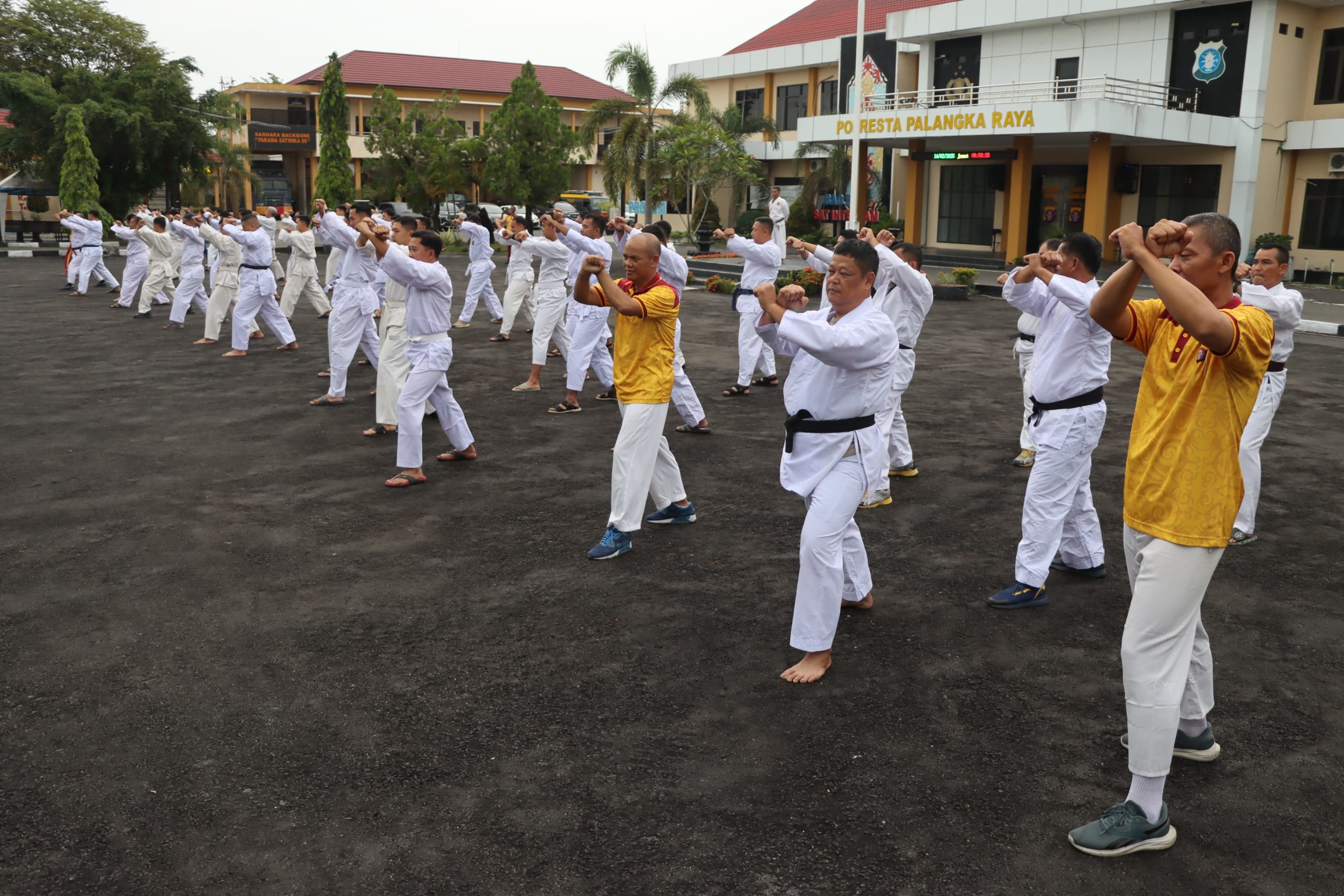 Wujudkan SDM Tangguh, Polresta Palangka Raya Adakan Latihan Bela Diri Polri bagi Personel