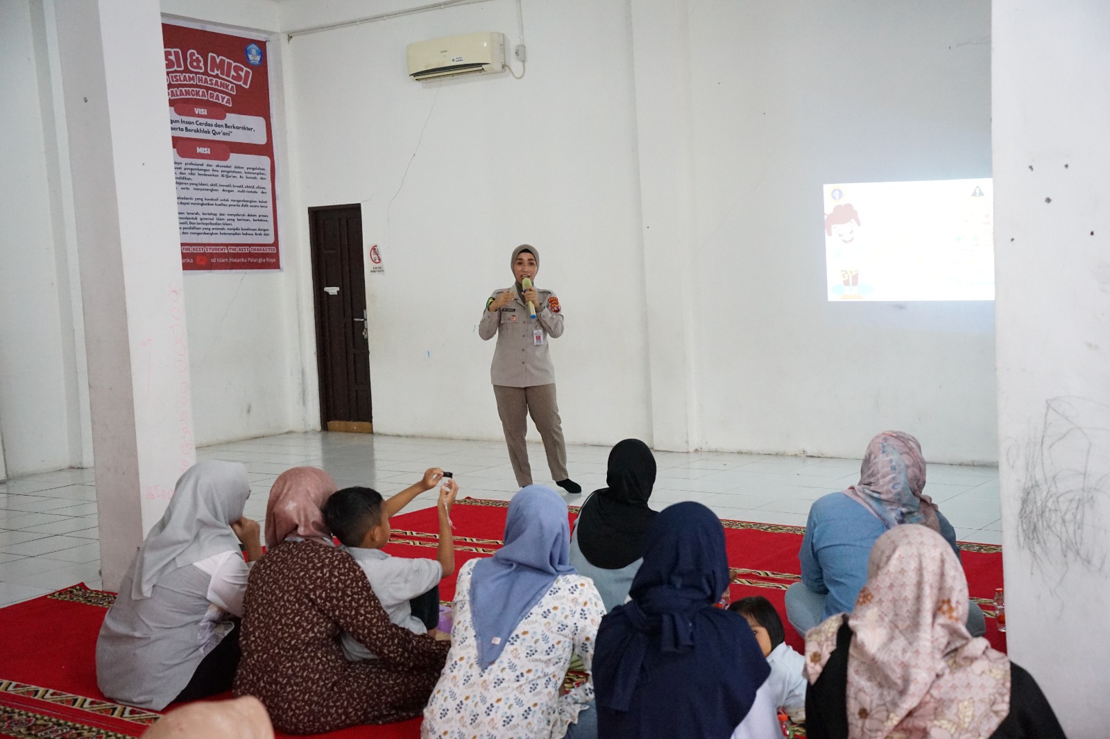 Jadi Narasumber Parenting, Ahli Gizi Rumkit Bhayangkara Ajak Orang Tua Terapkan Makan Sehat Untuk Anak Cerdas