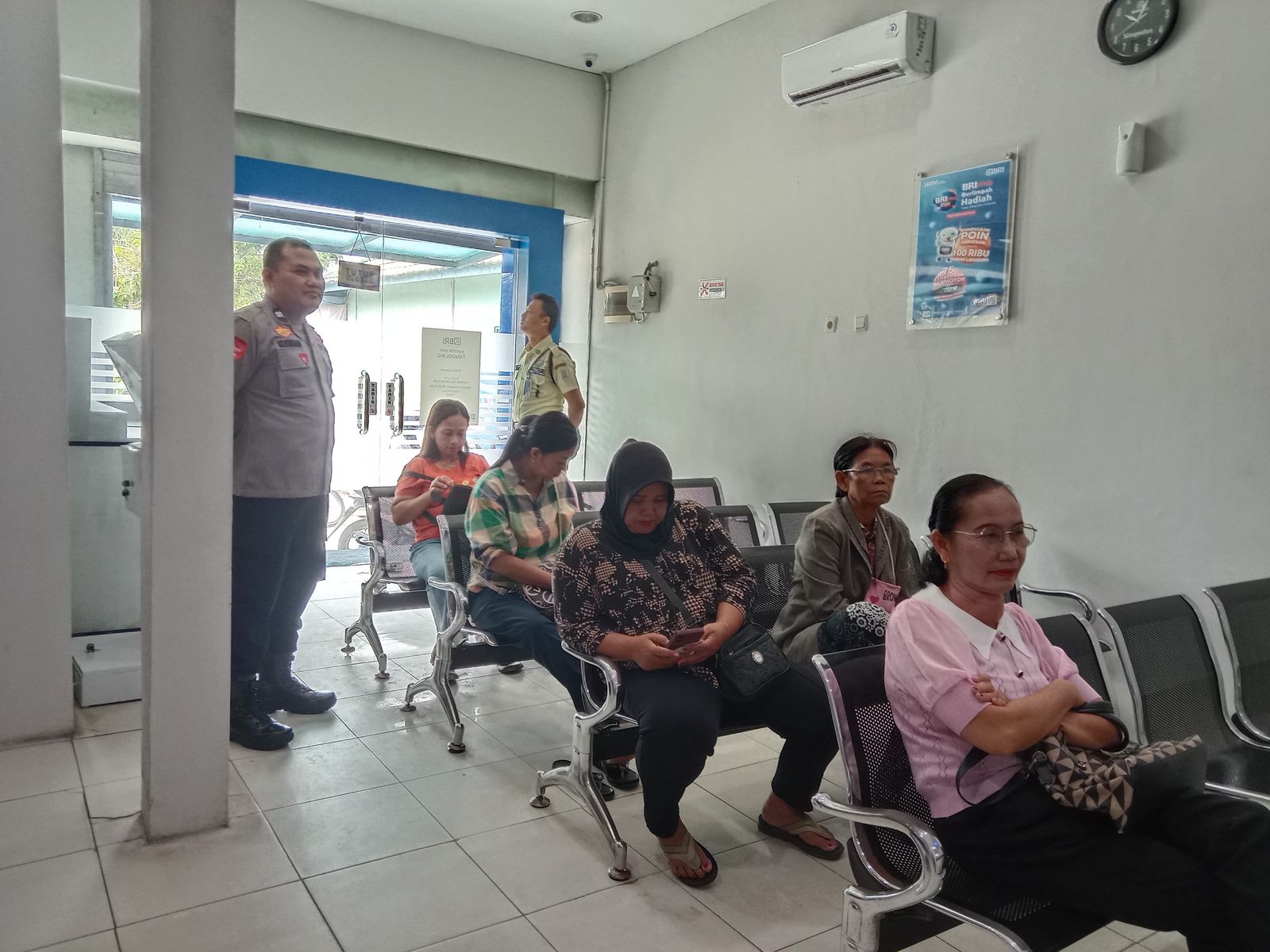 Polsek Bukit Batu Tinjau Keamanan di BRI Tangkiling