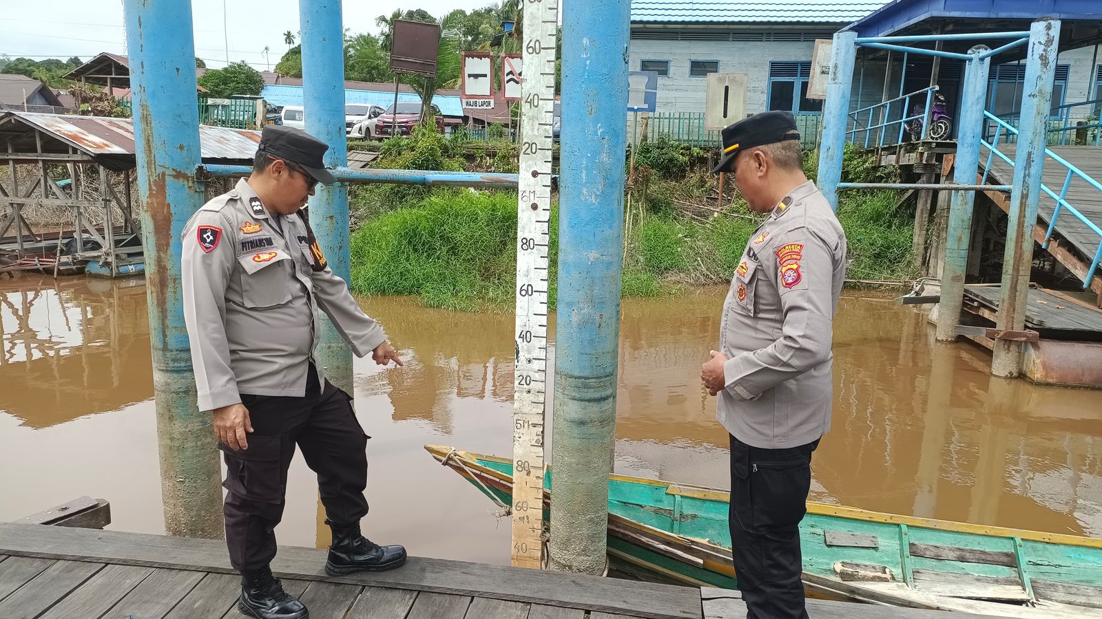 Polsek Bukit Batu Cek lagi Debit Air di Sungai Rungan