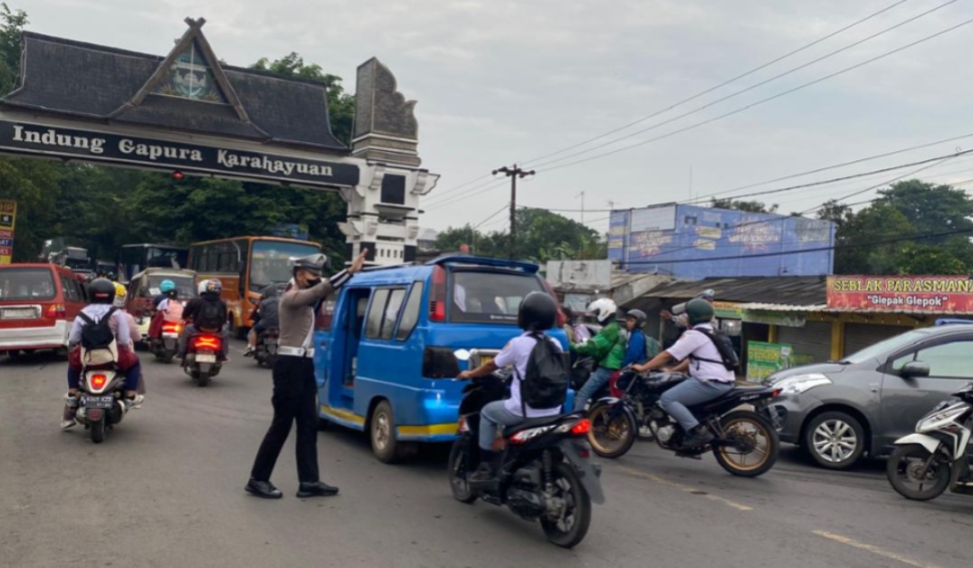 Satlantas Polres Purwakarta Tempatkan Personel Wujudkan Pelayanan Prima Bagi Masyarakat