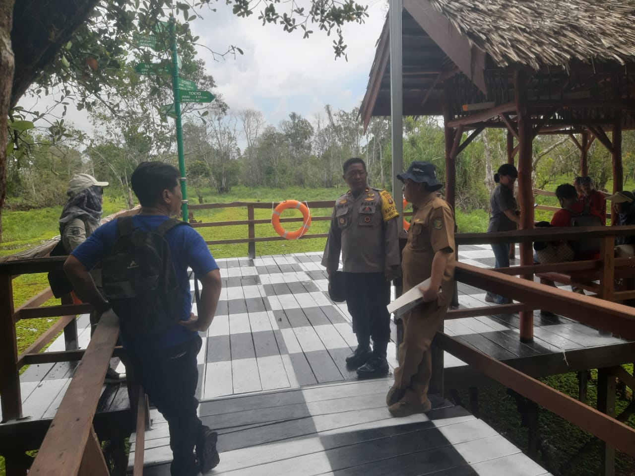 Kapolsek Bukit Batu Ikuti Rapat Zoom Terkait Rencana Cetak Sawah di Tumbang Tahai
