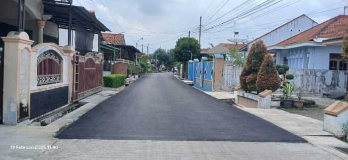 Bantuan Provinsi Disoal! Jalan Beton di Kalibeluk Rusak, Kini Malah Dilapisi Aspal