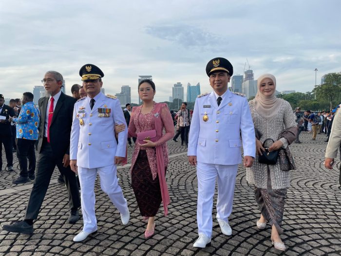 Yes! Ahmad Luthfi-Gus Yasin Tiba Lebih Awal di Monas Untuk Pelantikan