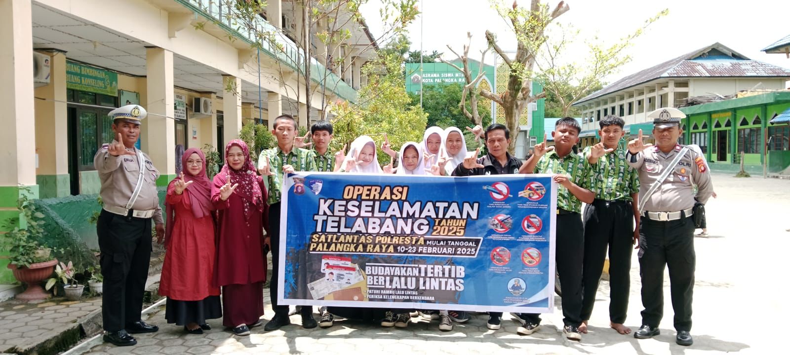 Kunjungi MTsN 2 Palangka Raya, Satlantas Gelar Dikmas Lantas dan Sosialisasi Operasi Keselamatan Telabang 2025