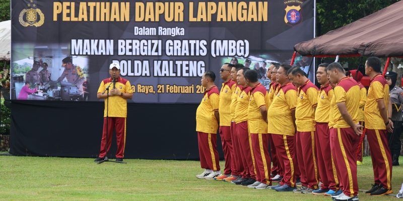 Perkuat Soliditas, Polda Kalteng Gelar Olahraga Bersama Sekaligus Beri Pelatihan Dapur Lapangan Bagi Personel Brimob dan Samapta