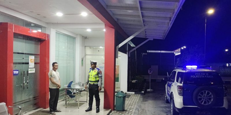Anggota Satlantas Polresta Palangka Raya Patroli Dialogis dan Datangi Bank Kalteng Tangkiling