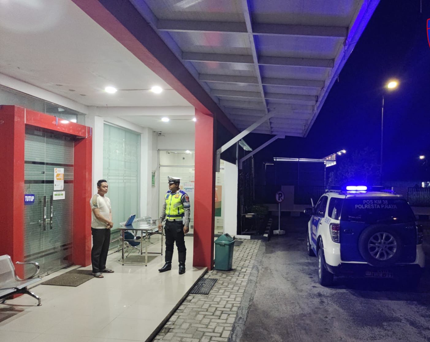 Anggota Satlantas Polresta Palangka Raya Patroli Dialogis dan Datangi Bank Kalteng Tangkiling