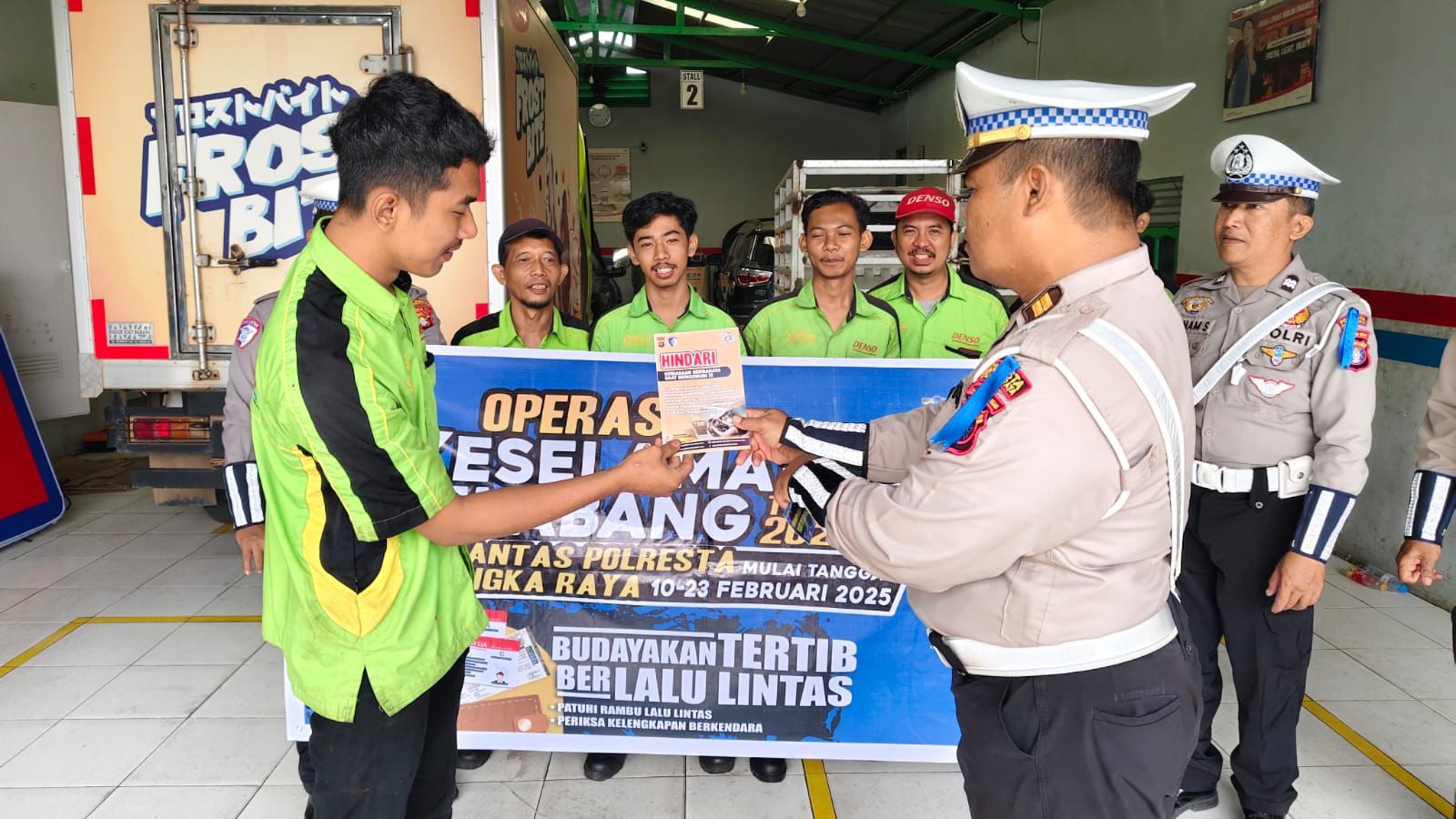 Di Bengkel Sugeng AC, Satlantas Polresta Palangka Raya Sampaikankan Ops Keselamatan Telabang 2025