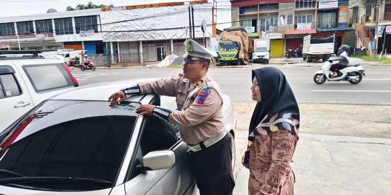 Satlantas Polresta Palangka Raya Sosialisasikan Ops Keselamatan Telabang 2025 di Agen J&T