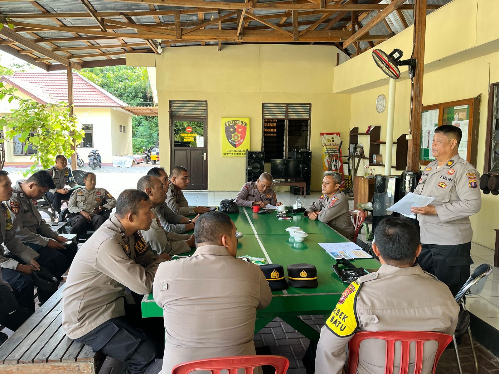 Kasi Hukum Polresta Palangka Raya Sosialisasikan KUHP Baru di Polsek Bukit Batu