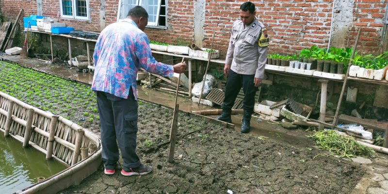 Bhabinkamtibmas Polsek Weleri Sambangi Warga dan Sosialisasikan Ketahanan Pangan