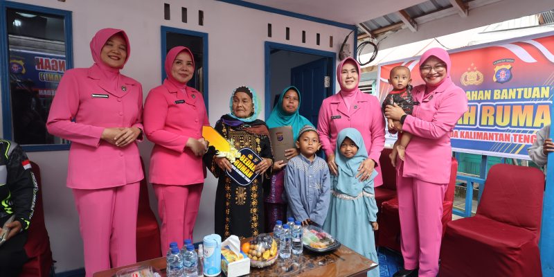 Wujud Empati, Kapolda Kalteng Bersama Bhayangkari Resmikan Bedah Rumah Milik Lansia di Pahandut Seberang