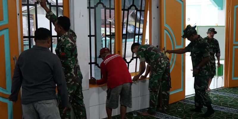 Kodim 1016/Palangka Raya Gelar Karya Bakti Pembersihan Masjid