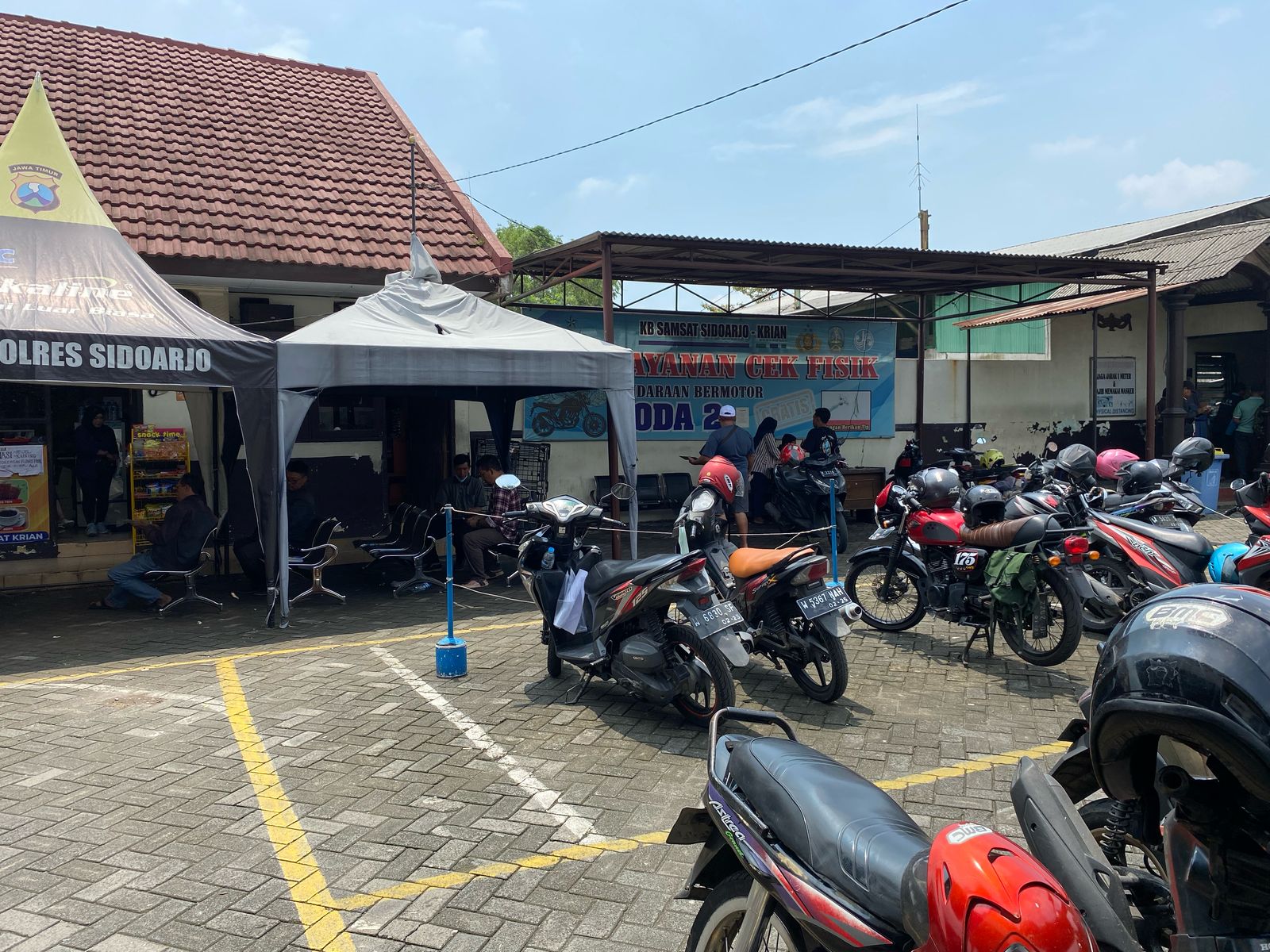 Pungli Berkedok Sirat Kuasa Lakukan Investigasi Di Samsat Krian Sidoarjo