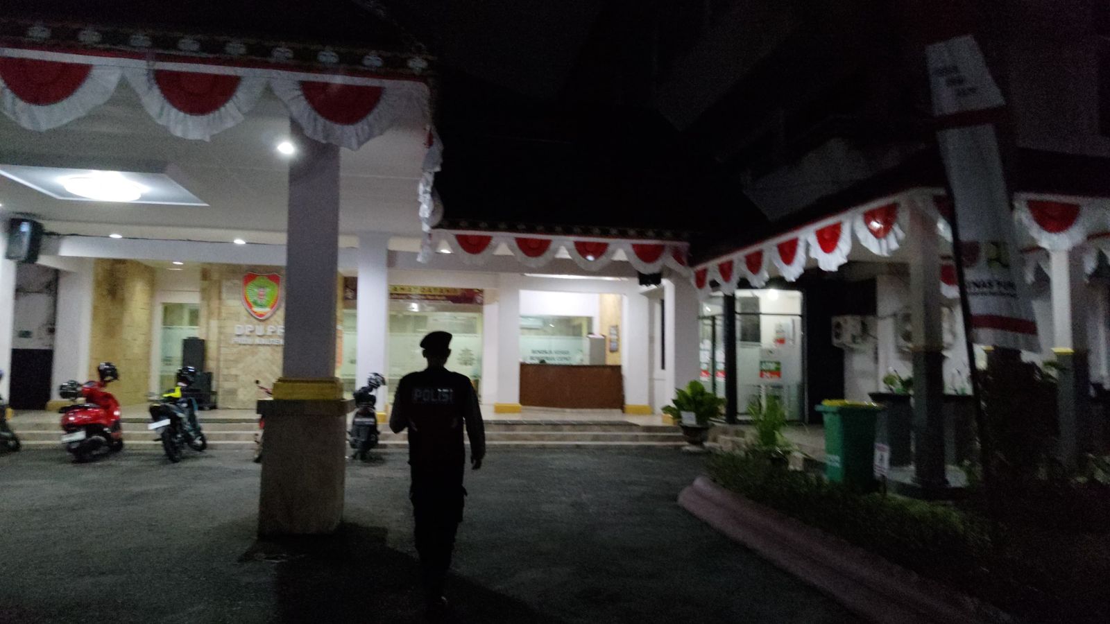 Anggota Samapta Polresta Palangka Raya Kunjungi Pos Jaga Kantor Dinas PUPR