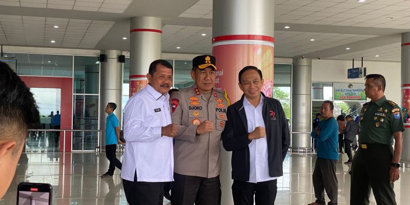 Satpamobvit Polresta Palangka Raya Amankan Kedatangan Komisi III di Bandara Tjilik Riwut