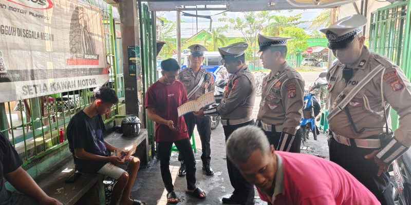 Unit Kamsel Satlantas Polresta Palangka Raya Lakukan Dikmas Lantas untuk Warga