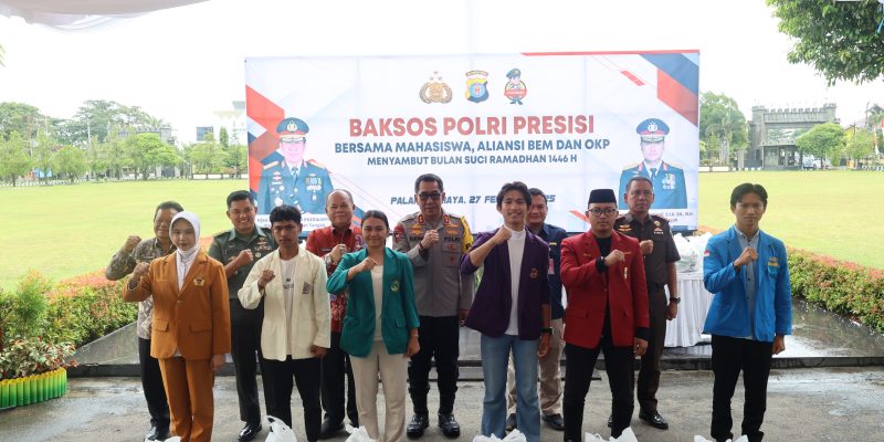 Baksos Polri Presisi, Kapolda Kalteng Bagikan Ribuan Paket Sembako Untuk Masyarakat dan Mahasiswa Jelang Ramadan