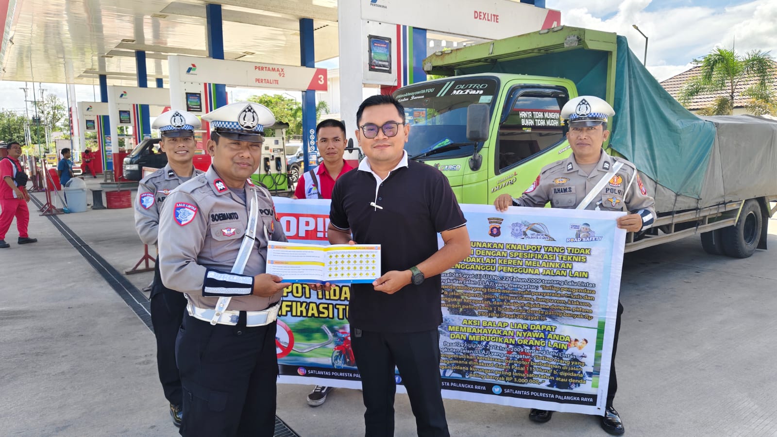 Sampaikan Dikmas Lantas, Satlantas Polresta Palangka Raya Edukasikan Larangan Balapan Liar dan Knalpot Brong