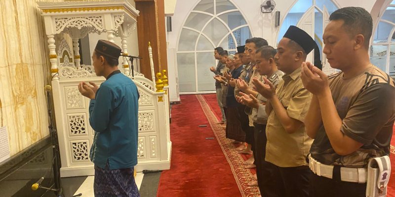 Polres Pasuruan Gelar Salat Gaib untuk Anggota Polri yang Gugur di Way Kanan