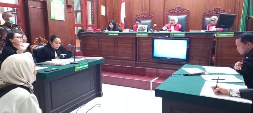 Sidang Kasus Nenek Sri Endah Hutang Piutang Beralih Jual Beli