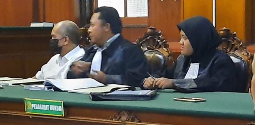 Sidang Notaris Dadang K; Kesalahan Administrasi Atau Pemalsuan