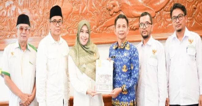 Baznas Memperkuat Sentral Perekonomian Umat Melalui (ZIS)