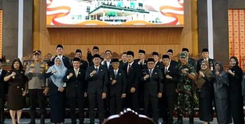 Rapat Paripurna Istimewa DPRD Dengarkan Pidato Perdana Walikota Terpilih Lubuk Linggau periode 2025-2030