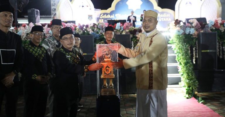 Bupati Muratara, H. Devi Suhartoni Buka STQH yang Ke-III tahun 2025