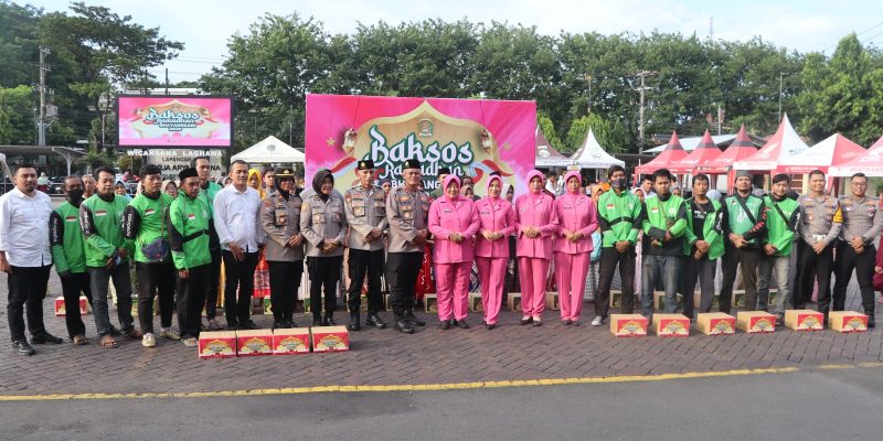 Jelang Lebaran, Polres Pasuruan Sediakan Sembako Murah untuk Warga