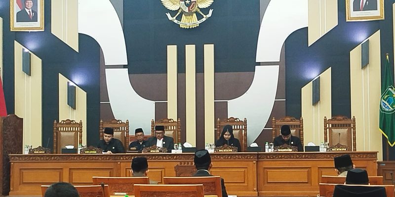 Pasuruan Gelar Paripurna III Dalam Rangka Jawaban Bupati Atas Pemandangan Umum Fraksi-fraksi