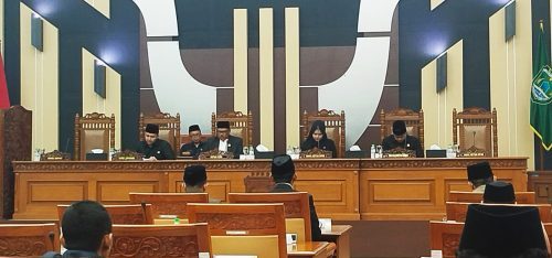 Pasuruan Gelar Paripurna III Dalam Rangka Jawaban Bupati Atas Pemandangan Umum Fraksi-fraksi