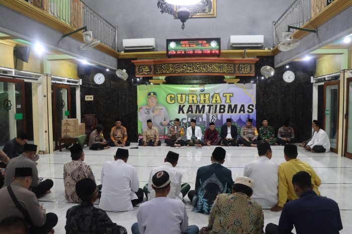 Gelar Curhat Kamtibmas dan Safari Ramadhan di Gempol, Waka Polres Pasuruan Lempar ide Lomba Pos Kamling