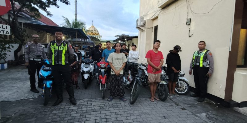 Polres Tanjung Perak Bubarkan Balap Liar di Akses Suramadu, Puluhan Pemuda dan Kendaraan diamankan
